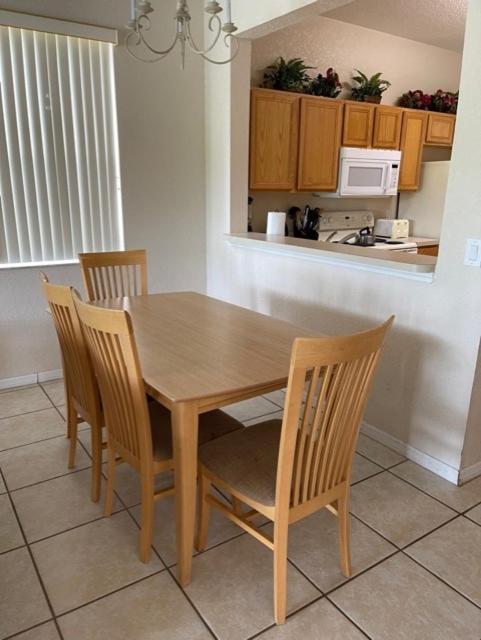 Four-Bedroom Townhome 대번포트 외부 사진