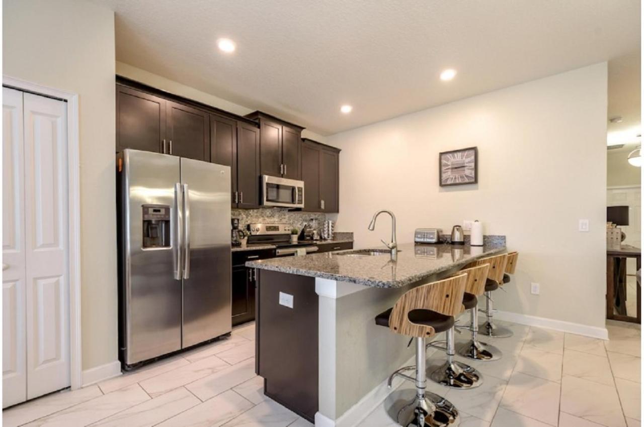 Four-Bedroom Townhome 대번포트 외부 사진